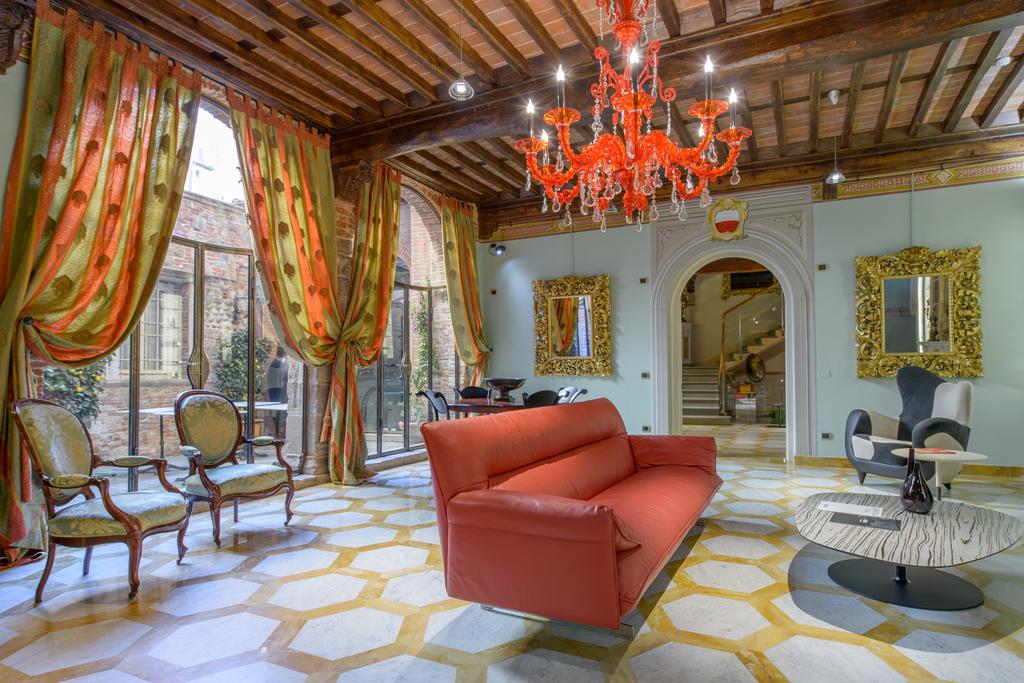 Eine außergewöhnliche Atmosphäre im Santori Luxury Home in Lucca